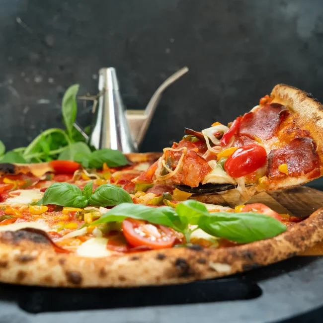 Pizza mit Salami